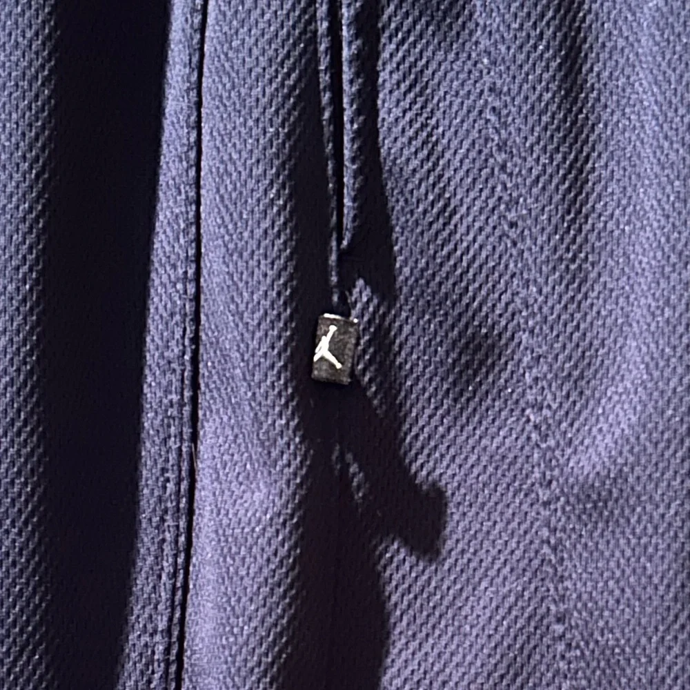Jordan Navy Athletic Shorts - Picture 4 of 8